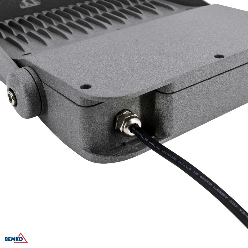 C66-LFC-100DG-4K-9090 REFLEKTOR LED 100W 4000K CAMPUS IP66 15000lm 90X90 SIVI BEMKO